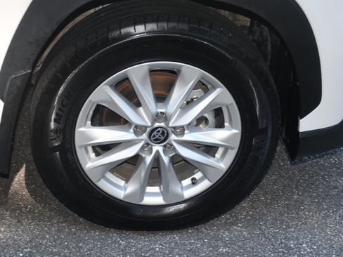 Used 2025 Toyota Corolla LE FWD image 20