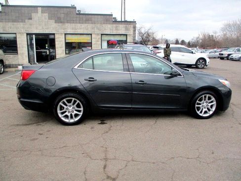 Used 2015 Chevrolet Malibu LT w/ Power Convenience Package image 2
