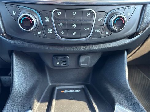 Used 2020 Chevrolet Traverse Premier image 23