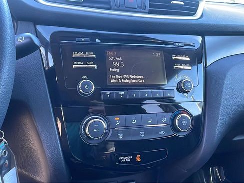 Used 2016 Nissan Rogue S w/ S Family Package image 27