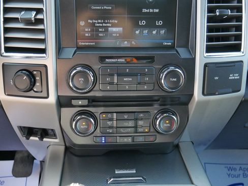 Used 2015 Ford F150 Lariat image 61