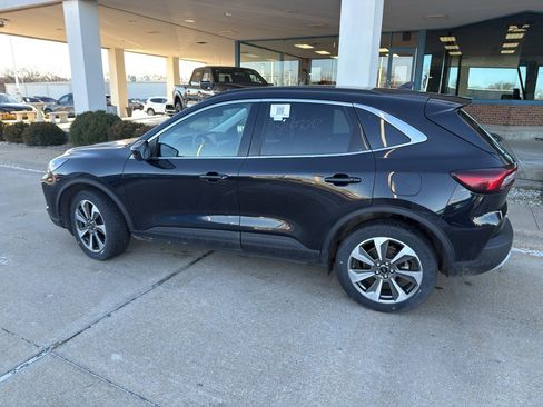 Used 2024 Ford Escape Platinum image 8