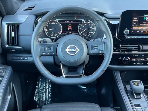 Certified 2025 Nissan Pathfinder Rock Creek image 17