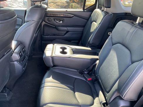 Used 2024 Honda Pilot Elite image 16