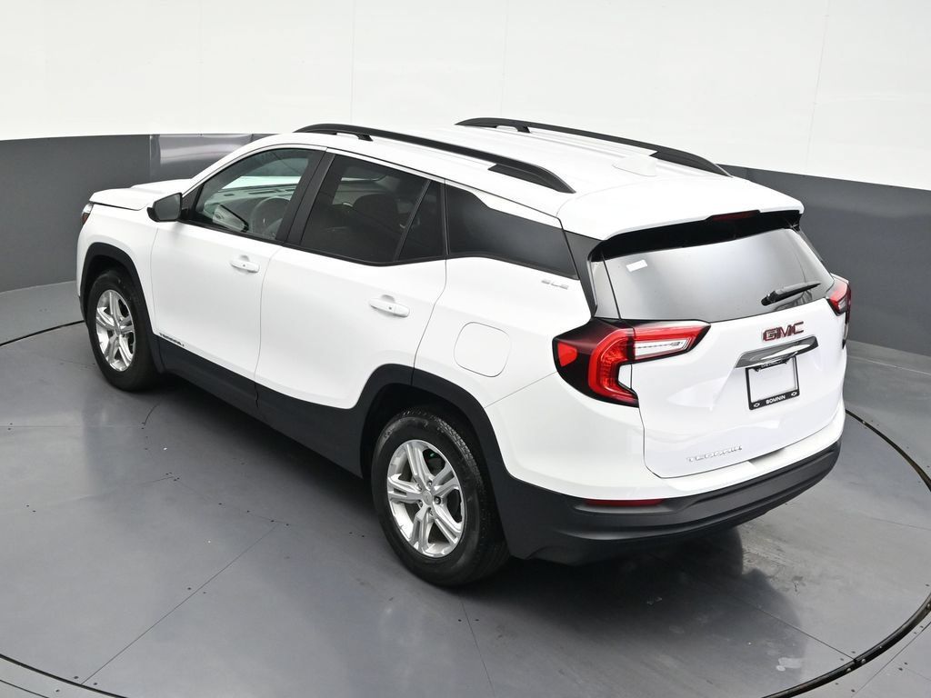 Used 2024 GMC Terrain SLE w/ Driver Convenience Package FWD image 19