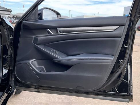 Used 2018 Honda Accord Sport image 21