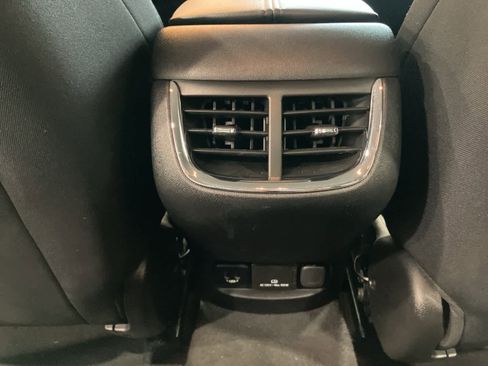 Used 2018 Chevrolet Malibu LT image 23