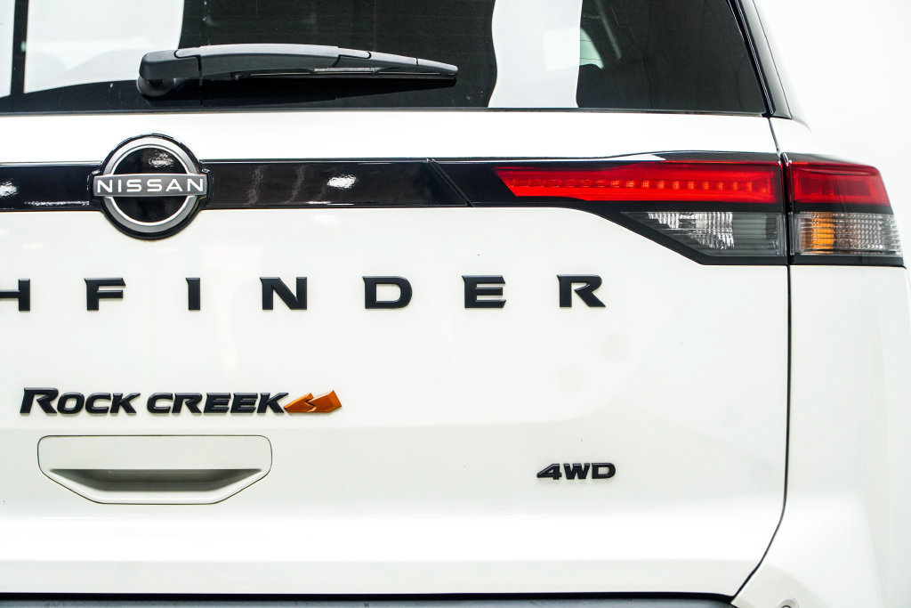 Used 2024 Nissan Pathfinder Rock Creek AWD/4WD image 14