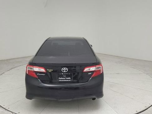 Used 2012 Toyota Camry SE image 4