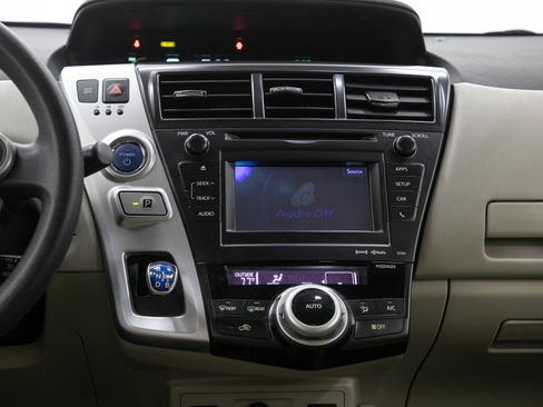 Used 2014 Toyota Prius V Three FWD image 17