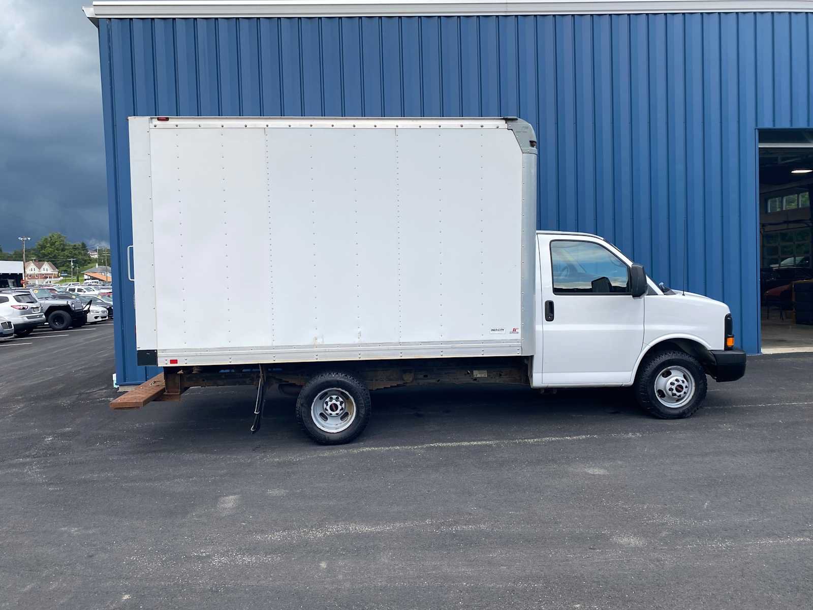 Used 2015 GMC Savana 3500 RWD image 12