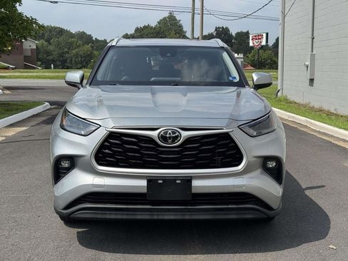 Used 2022 Toyota Highlander XLE FWD image 27