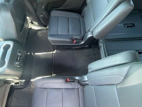 Used 2023 Chevrolet Tahoe Z71 w/ Luxury Package AWD/4WD image 9