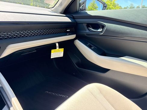 Certified 2025 Honda Accord SE image 18