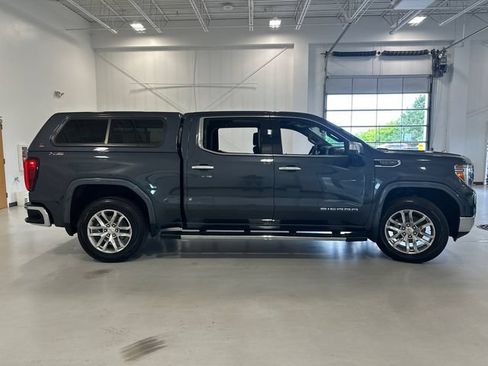 Used 2021 GMC Sierra 1500 SLT w/ X31 Off-Road Package AWD/4WD image 4