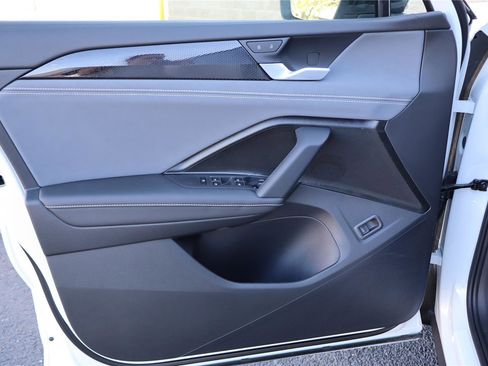 New 2026 Volkswagen Tiguan SE R-Line image 12