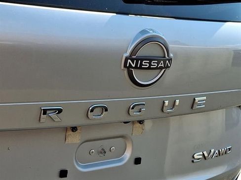 Used 2023 Nissan Rogue SV w/ SV Premium B Package image 34