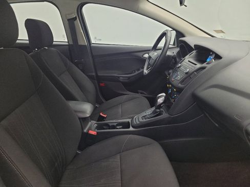 Used 2016 Ford Focus SE w/ SE Cold Weather Package FWD image 21