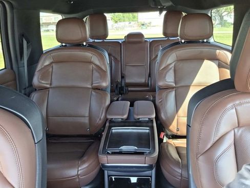 New 2025 Lincoln Navigator Reserve image 15