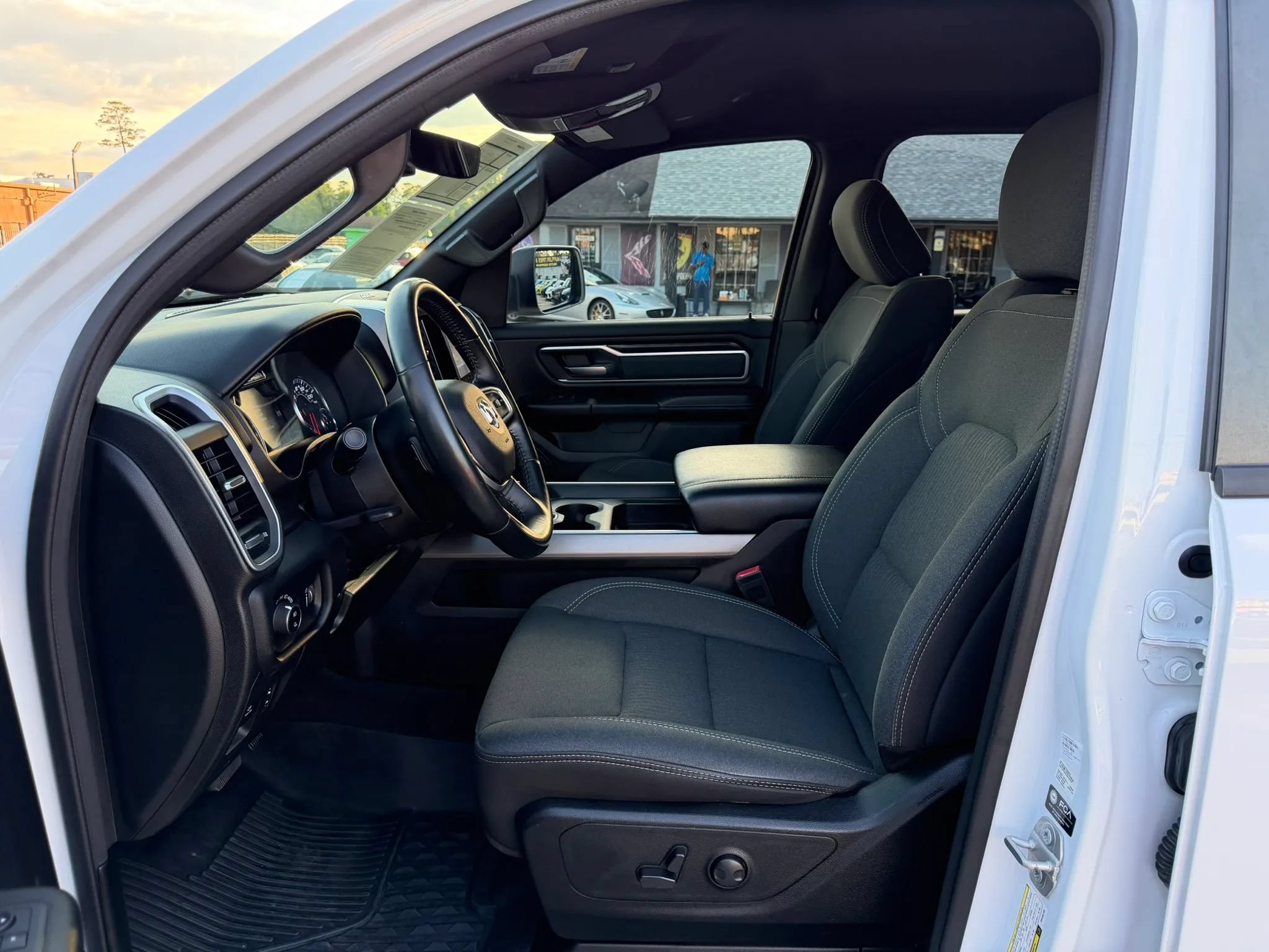 Used 2022 RAM 1500 Big Horn AWD/4WD image 18