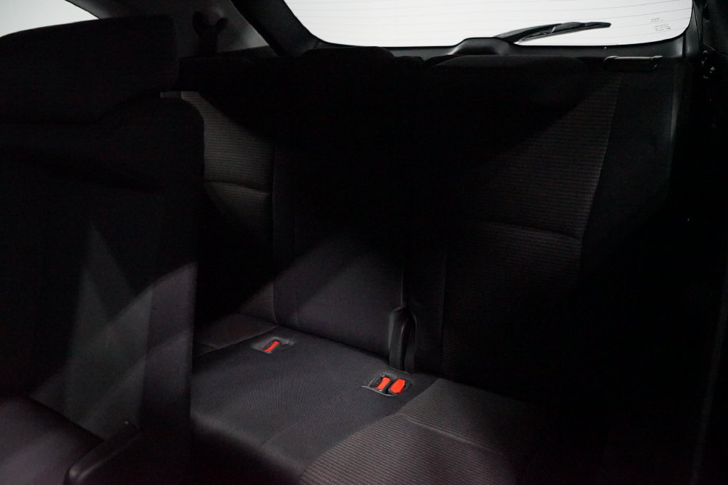 Used 2023 Toyota Highlander L FWD image 28