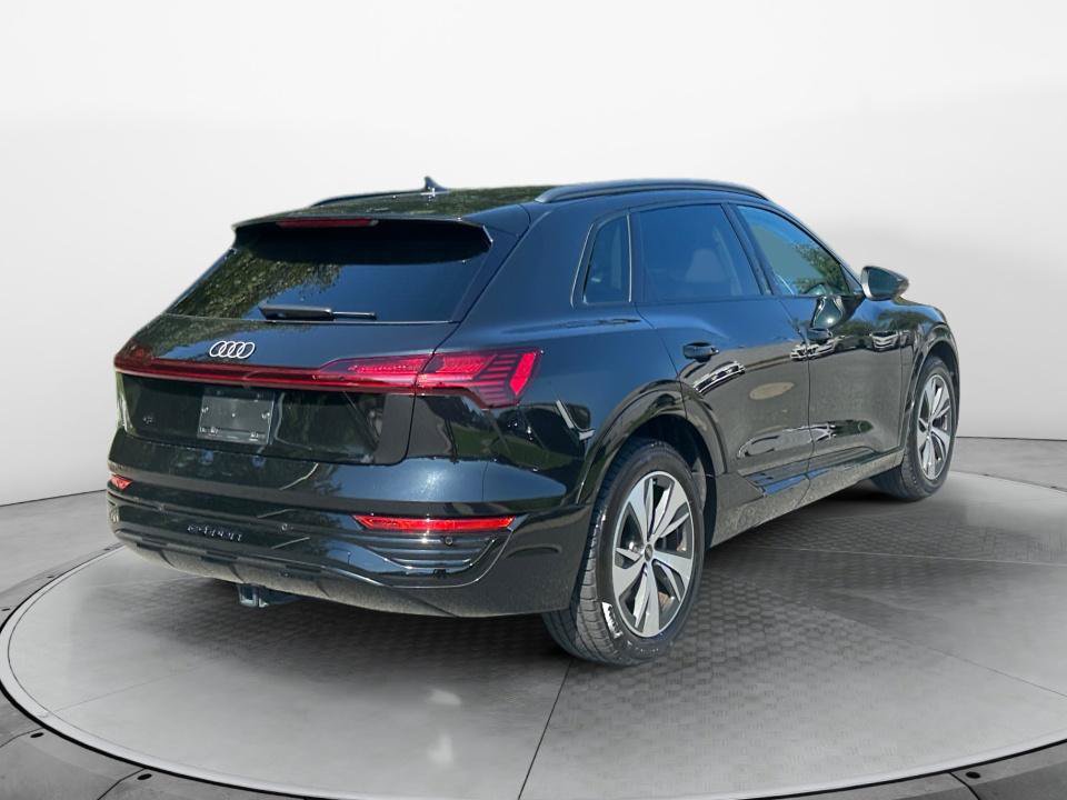Used 2024 Audi Q8 e-tron Premium AWD/4WD image 7