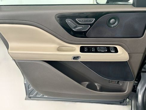Used 2023 Lincoln Aviator Reserve w/ Elements Package Plus RWD image 23
