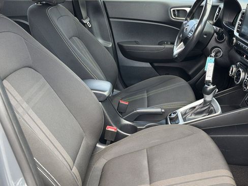 Used 2023 Hyundai Venue SEL FWD image 25