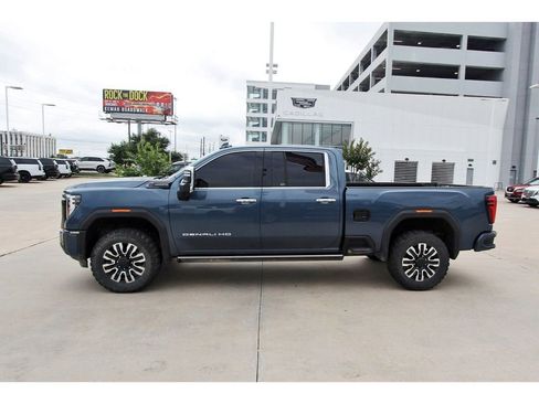 Used 2025 GMC Sierra 2500 Denali Ultimate AWD/4WD image 3