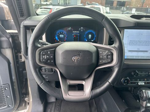 Certified 2025 Ford Bronco Outer Banks w/ Sasquatch Package image 25