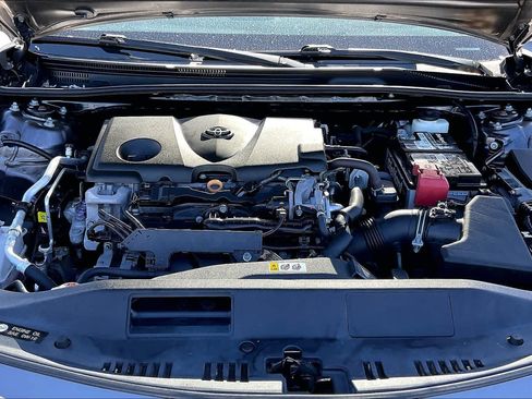 Used 2020 Toyota Camry LE FWD image 9
