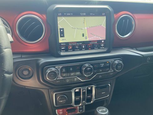 Used 2022 Jeep Wrangler Unlimited Rubicon w/ Cold Weather Group AWD/4WD image 28