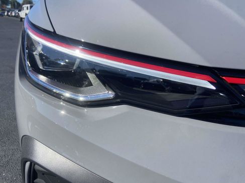 Certified 2025 Volkswagen GTI SE image 4