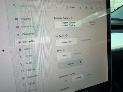 Used 2018 Tesla Model 3 Long Range image 12
