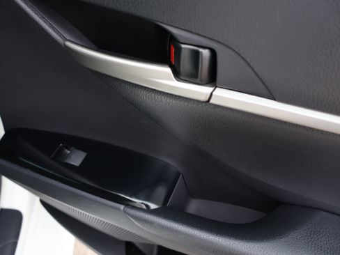 Used 2025 Toyota Camry SE FWD image 14