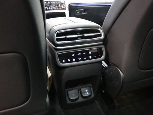 Used 2025 Genesis GV80 3.5T Prestige AWD/4WD image 33