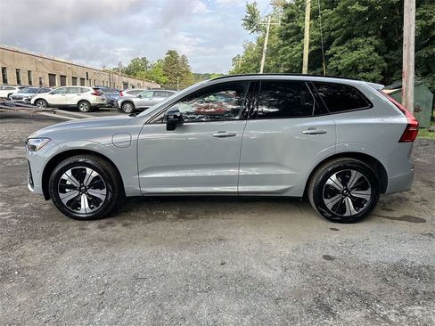 Certified 2025 Volvo XC60 T8 Plus w/ Protection Package Premier image 5