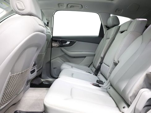 Used 2018 Audi Q7 3.0T Premium Plus w/ Premium Plus Package AWD/4WD image 27