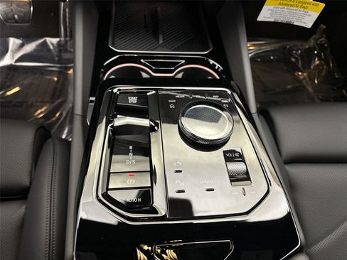 New 2026 BMW 550e xDrive w/ Premium Package image 23