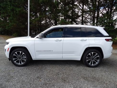 Used 2024 Jeep Grand Cherokee Overland w/ Adv Protech Group III AWD/4WD image 2
