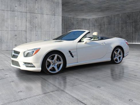 Used 2014 Mercedes-Benz SL 550 w/ Driver Assistance Package image 12