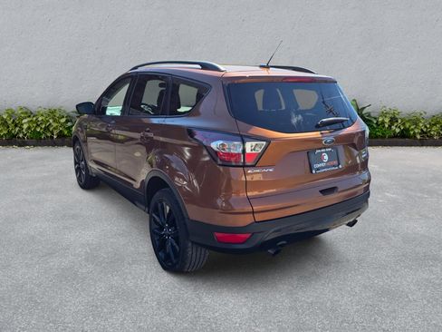 Used 2017 Ford Escape SE w/ Equipment Group 201A AWD/4WD image 8