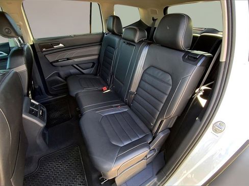 Used 2022 Volkswagen Atlas SEL Premium image 25