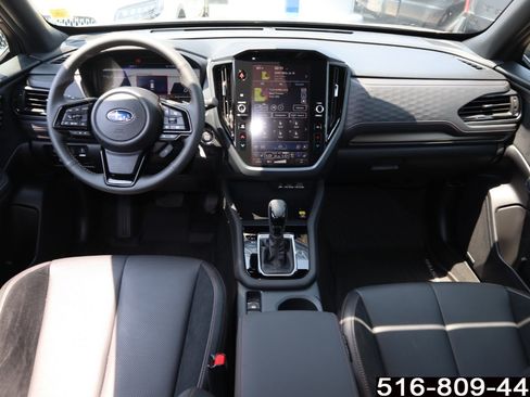 Used 2025 Subaru Forester Touring AWD/4WD image 9