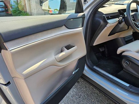 New 2025 Volvo EX90 Plus image 18