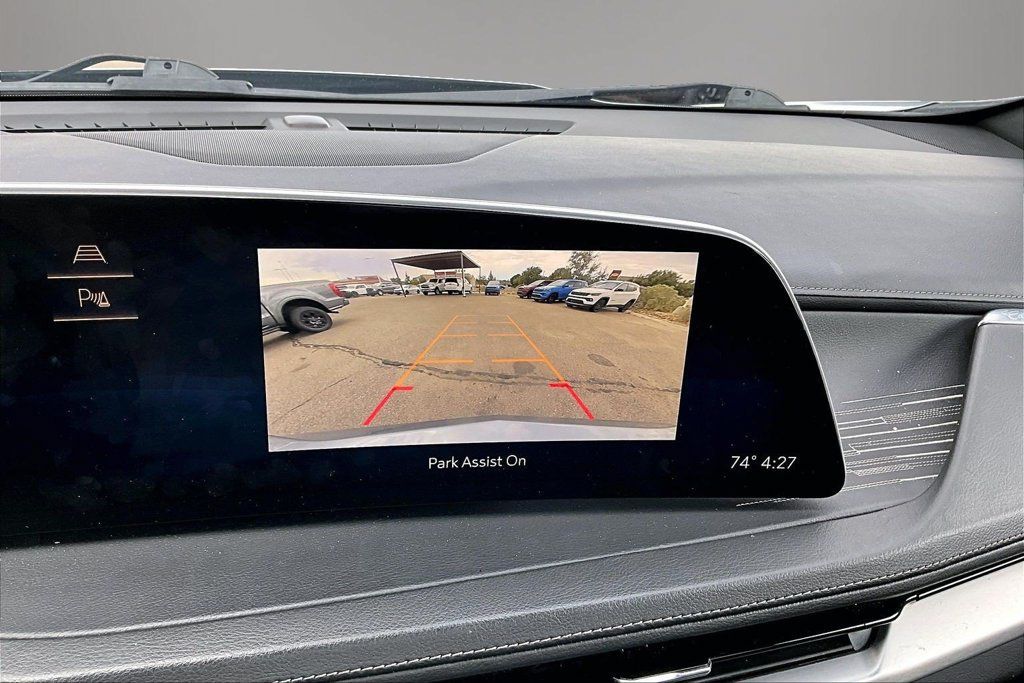 Used 2024 Cadillac XT4 Premium Luxury AWD/4WD image 13