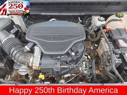 Used 2021 GMC Acadia SLE w/ Driver Convenience Package FWD image 32