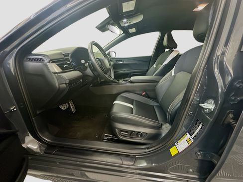 Used 2025 Toyota Camry SE image 13