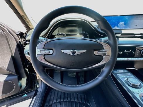 Used 2025 Genesis GV70 2.5T AWD/4WD image 12