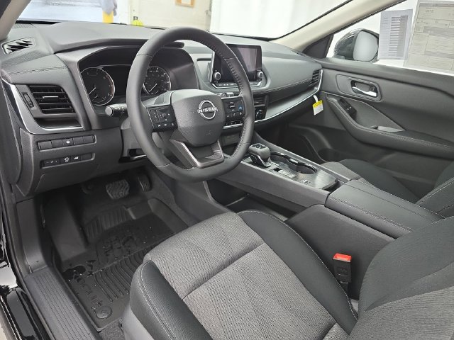 Used 2026 Nissan Rogue SV FWD image 16